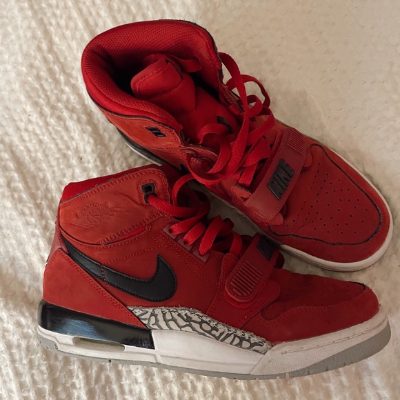 Red Jordan Legacy 312. - Picture 2 of 3